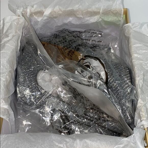 NWB MICHAEL kors silver pump shoes - Picture 4 of 7